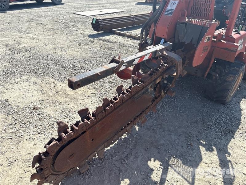 Ditch Witch RT-40 4x4 Trencher (Inoperable) Pinnaselõikurid
