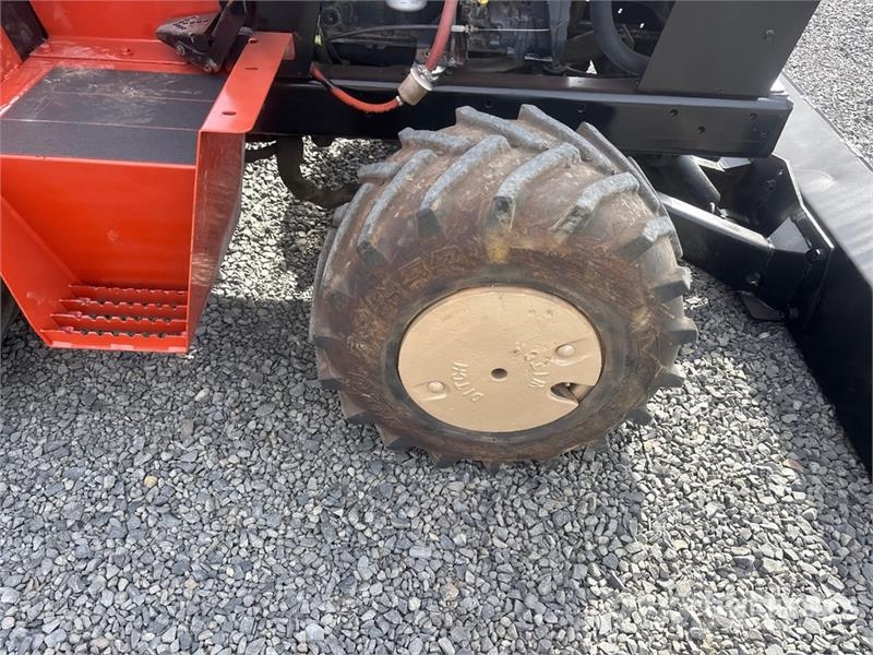 Ditch Witch RT-40 4x4 Trencher Trancheuse