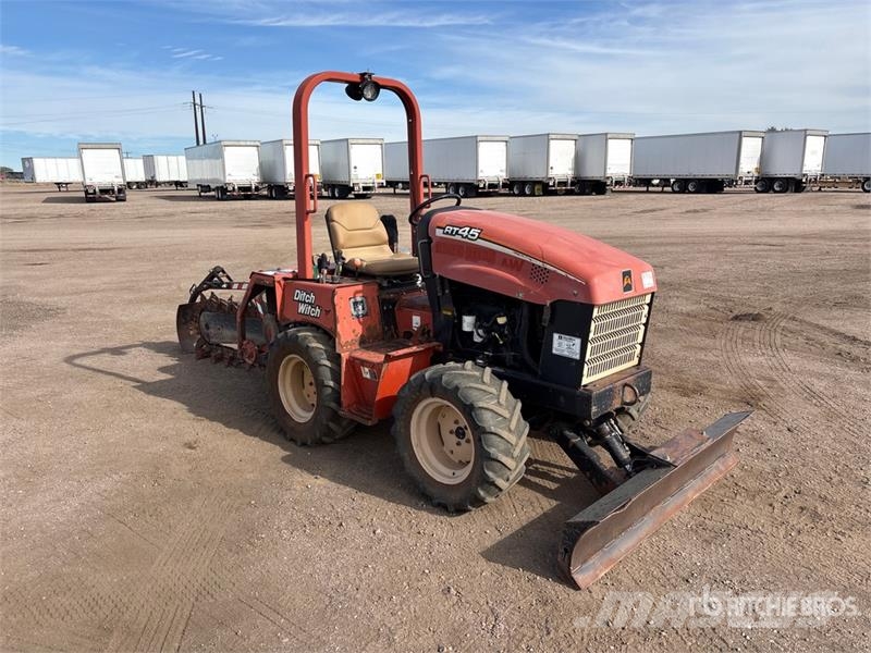 Ditch Witch RT45 4x4 Trencher Árokásók