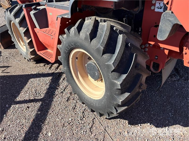 Ditch Witch RT95M 4x4 Trencher 트렌처