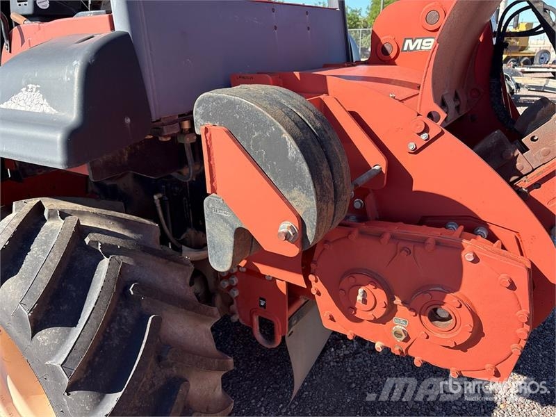 Ditch Witch RT95M 4x4 Trencher 트렌처