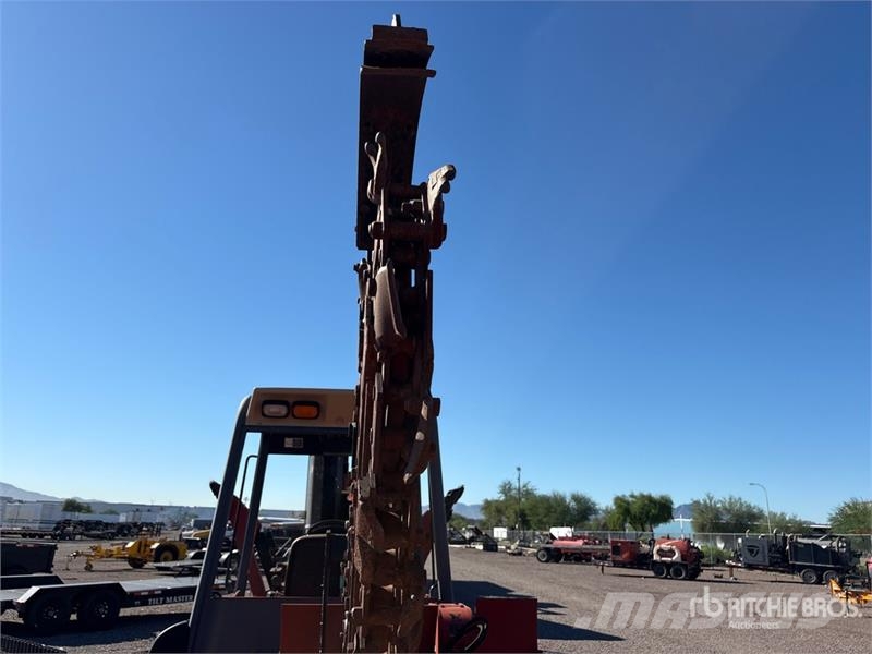 Ditch Witch RT95M 4x4 Trencher 트렌처