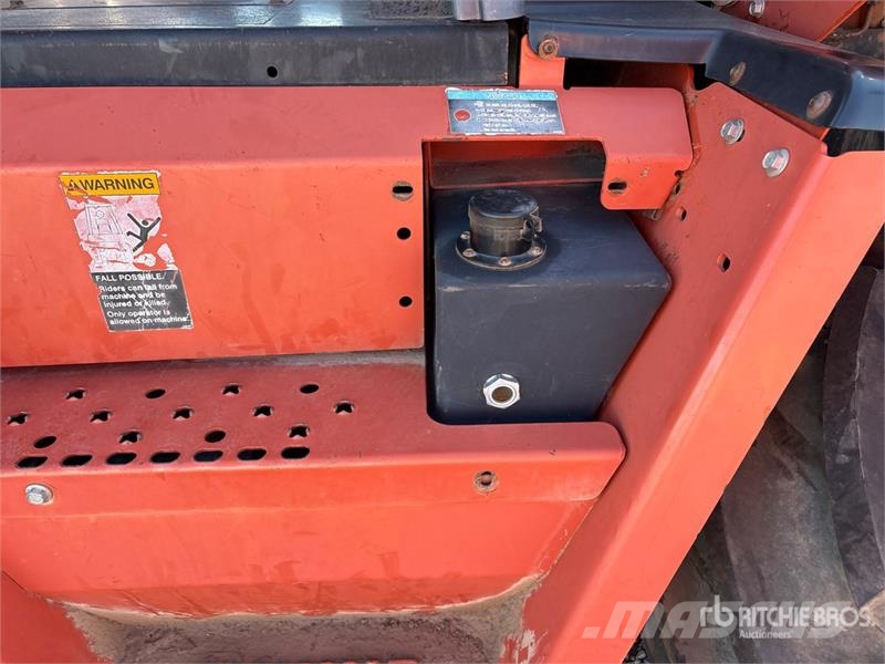Ditch Witch RT95M 4x4 Trencher 트렌처