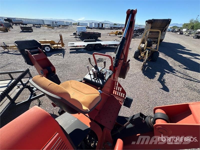 Ditch Witch RT95M 4x4 Trencher 트렌처