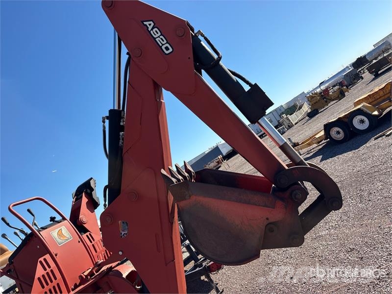 Ditch Witch RT95M 4x4 Trencher 트렌처