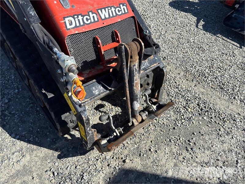Ditch Witch SK1050C Mini Compact Track Loader Skid steer mini nakladalci