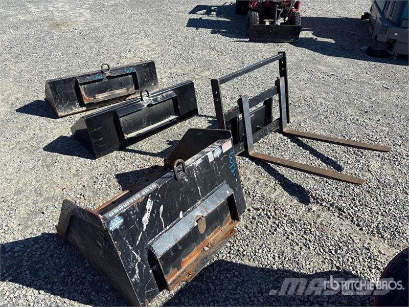 Ditch Witch SK1050C Mini Compact Track Loader Skid steer mini nakladalci