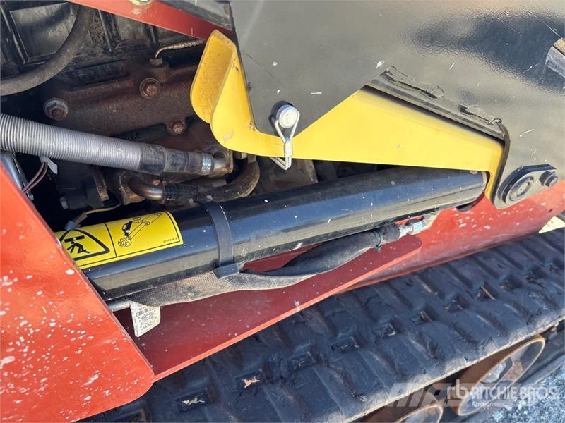 Ditch Witch SK1050C Mini Compact Track Loader Skid steer mini nakladalci