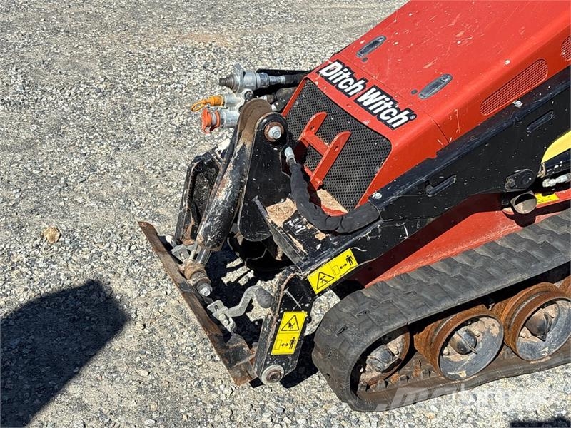 Ditch Witch SK1050C Mini Compact Track Loader Skid steer mini nakladalci