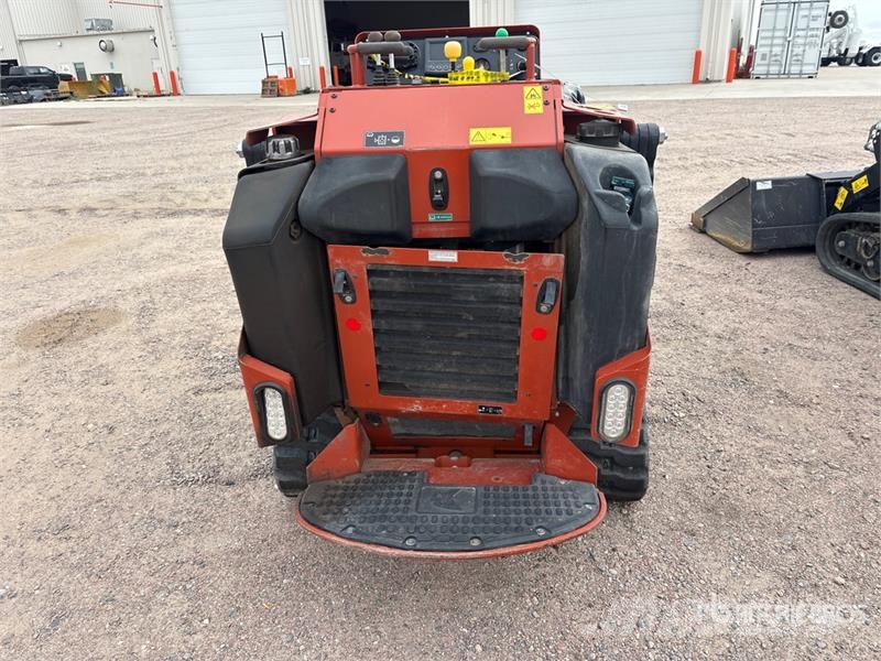 Ditch Witch SK1750 Compact Track Loader Krautuvai su šoniniu pasukimu