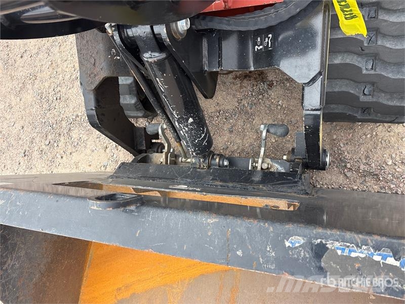 Ditch Witch SK1750 Compact Track Loader Krautuvai su šoniniu pasukimu