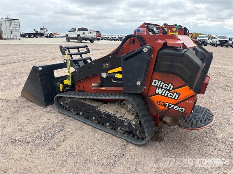 Ditch Witch SK1750 Compact Track Loader Krautuvai su šoniniu pasukimu