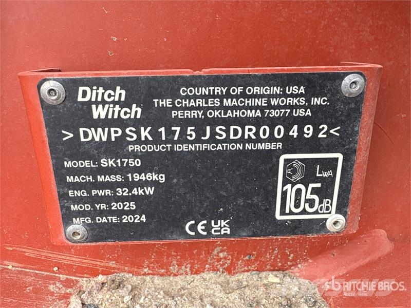 Ditch Witch SK1750 Compact Track Loader Krautuvai su šoniniu pasukimu