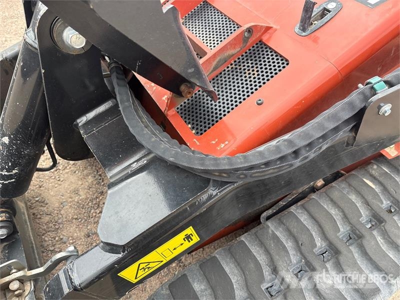 Ditch Witch SK1750 Compact Track Loader Krautuvai su šoniniu pasukimu