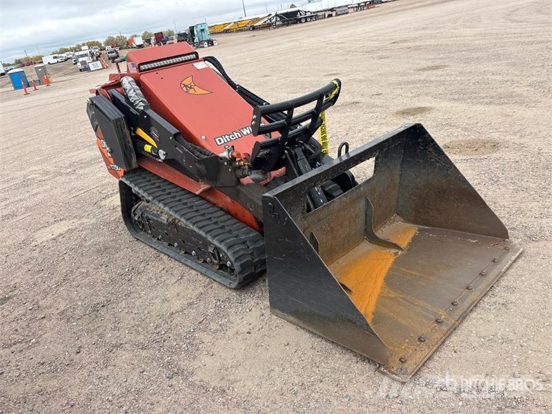 Ditch Witch SK1750 Mini Compact Track Loader 滑移轉向裝載機