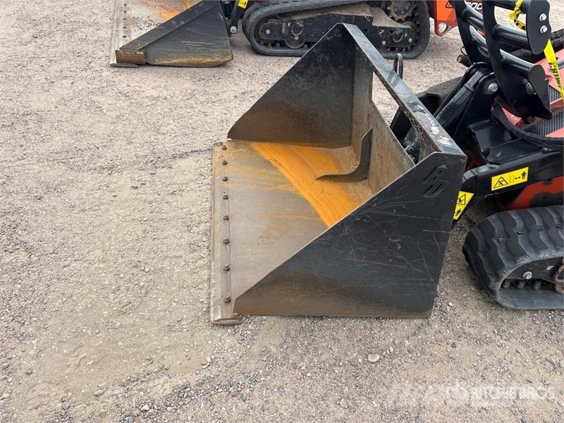 Ditch Witch SK1750 Mini Compact Track Loader 滑移轉向裝載機