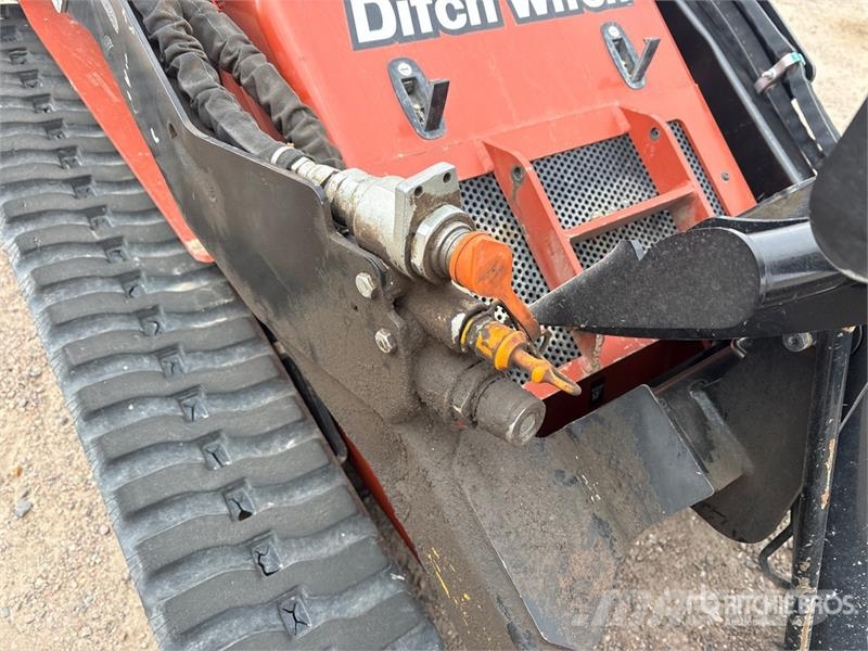 Ditch Witch SK1750 Mini Compact Track Loader 滑移轉向裝載機
