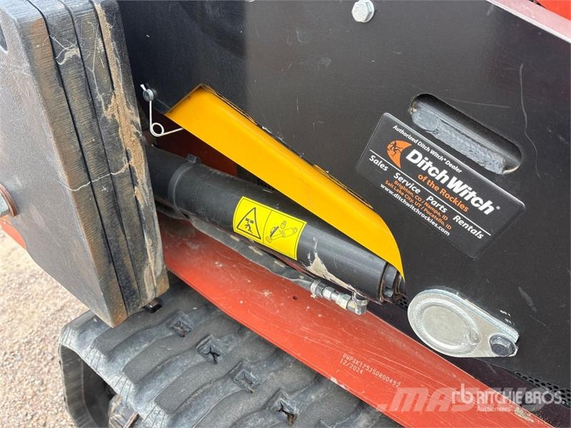 Ditch Witch SK1750 Mini Compact Track Loader 滑移轉向裝載機