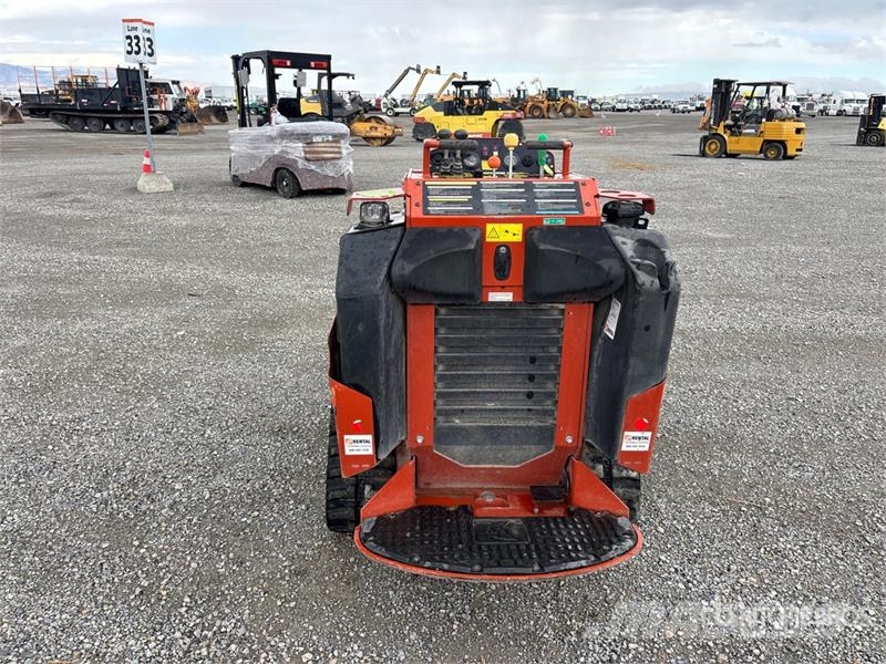 Ditch Witch SK800 Compact Track Loader Kompaktlader