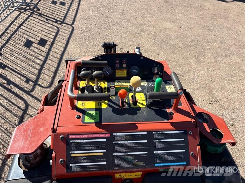 Ditch Witch SK800 Compact Track Loader Kompaktlader