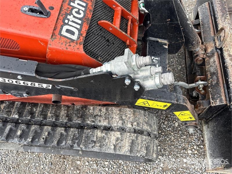 Ditch Witch SK800 Compact Track Loader Kompaktlader