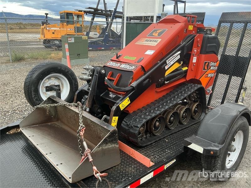 Ditch Witch SK800 Compact Track Loader Chargeuse compacte