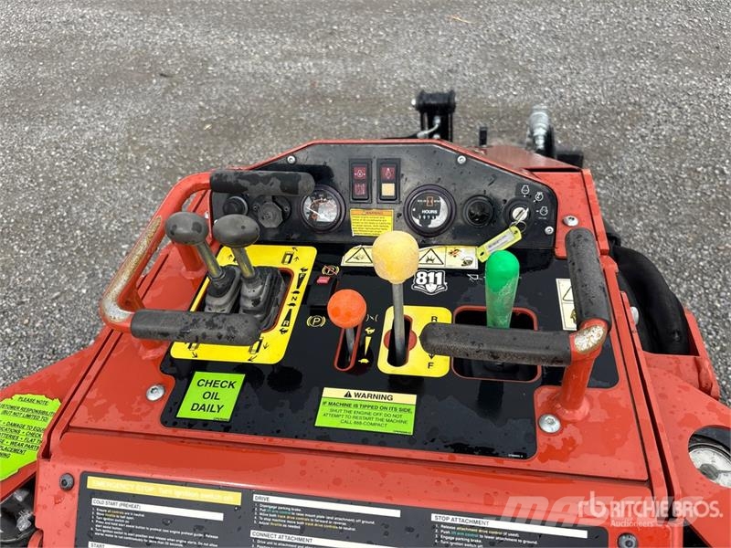 Ditch Witch SK800 Compact Track Loader Kompaktlader