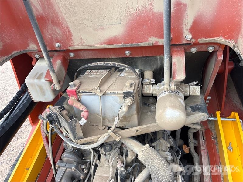 Ditch Witch SK900 Mini Compact Track Loader Krautuvai su šoniniu pasukimu