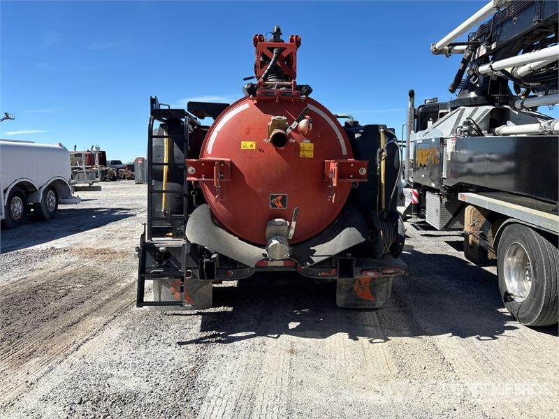 Ditch Witch VT26 800 gal T/A Vacuum Tanker Trailer Tankwagen