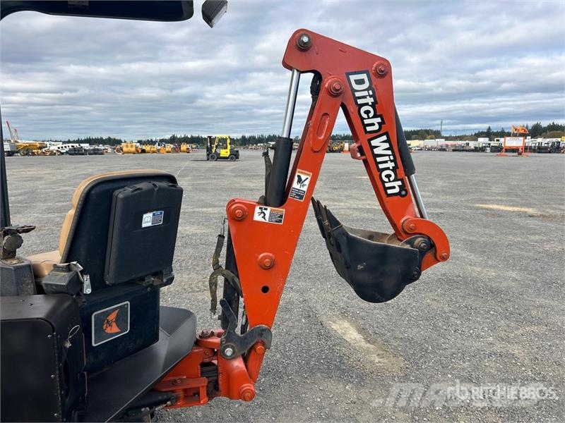 Ditch Witch XT855 Tracked Backhoe Loader Rovokopači