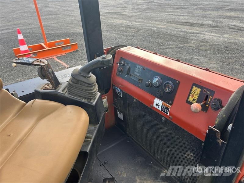 Ditch Witch XT855 Tracked Backhoe Loader Rovokopači