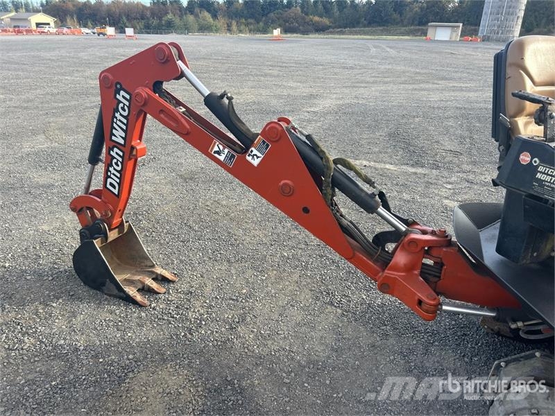 Ditch Witch XT855 Tracked Backhoe Loader Rovokopači