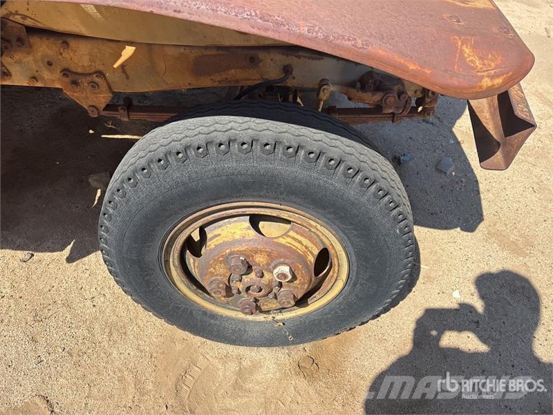 Dodge 4x2 Fuel Truck Βυτιοφόρα φορτηγά