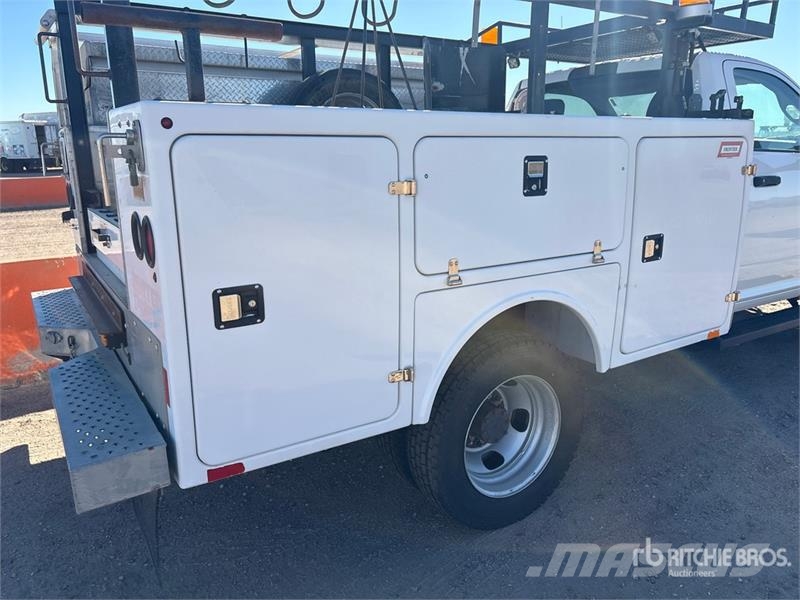 Dodge 5500 4x4 Utility Truck Бортовые фургоны