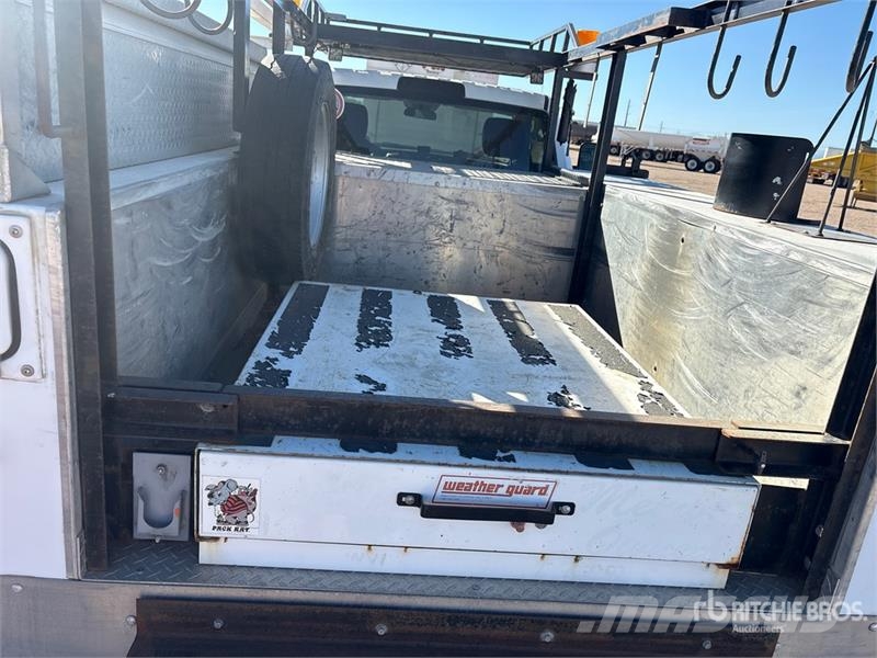 Dodge 5500 4x4 Utility Truck Бортовые фургоны