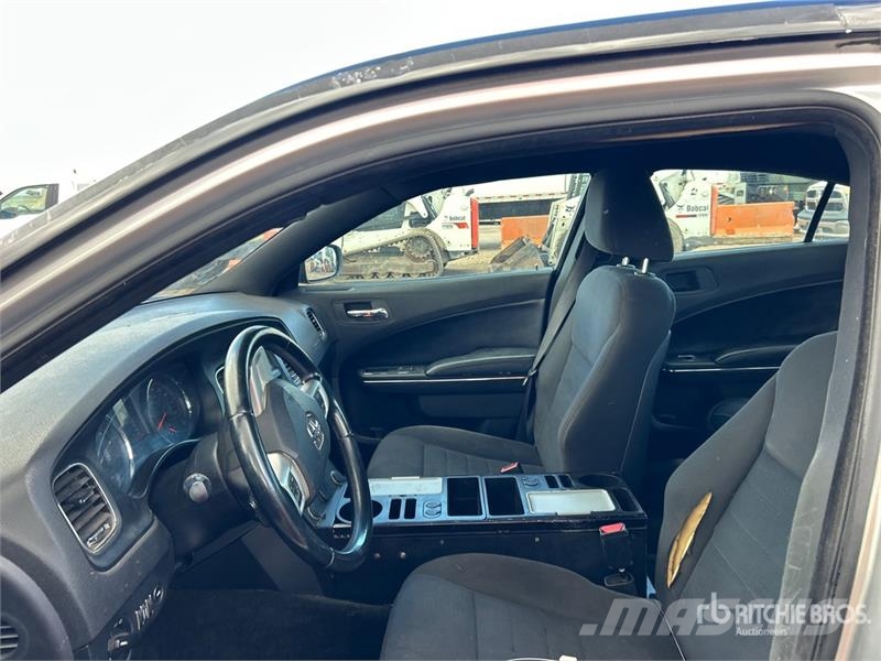 Dodge Charger SE 汽车