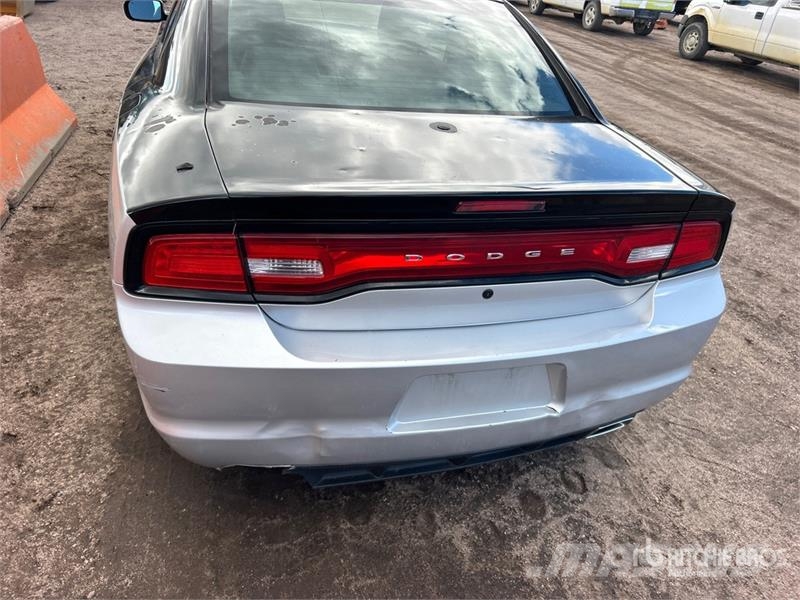 Dodge Charger SE 汽车