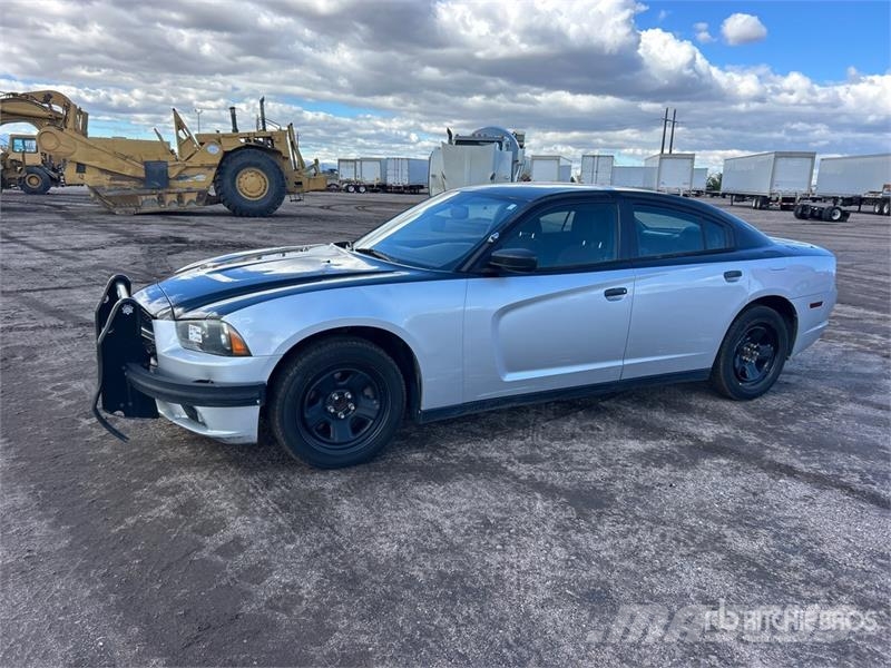 Dodge Charger SE 汽车