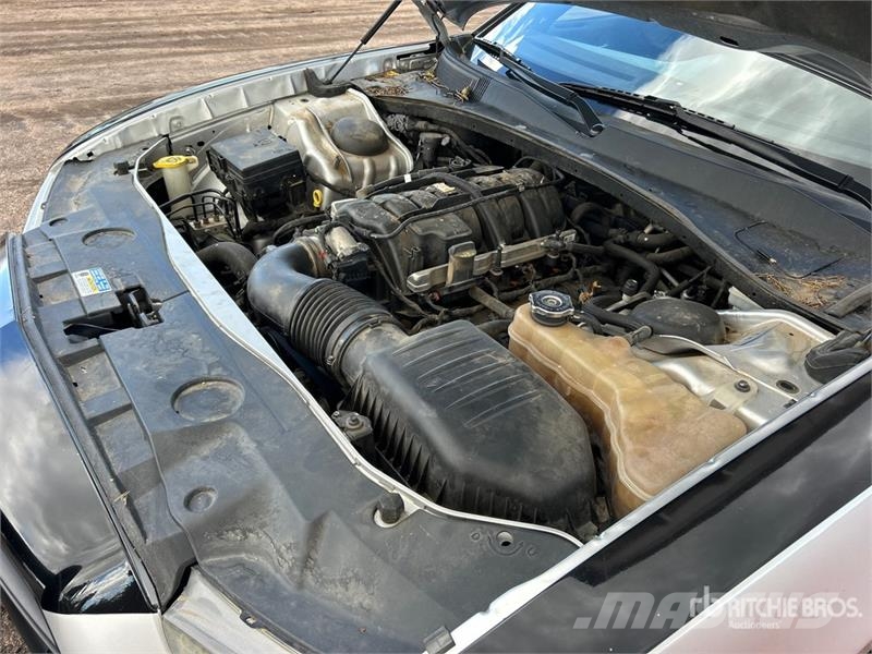 Dodge Charger SE 汽车