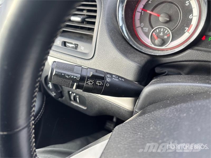 Dodge Grand Caravan Minivan Avtomobili