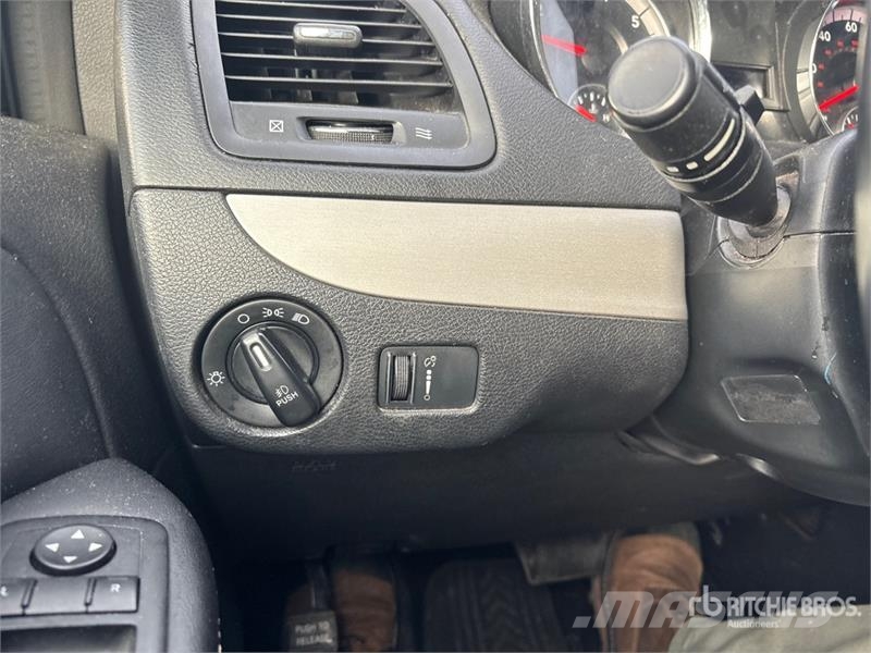 Dodge Grand Caravan Minivan Avtomobili