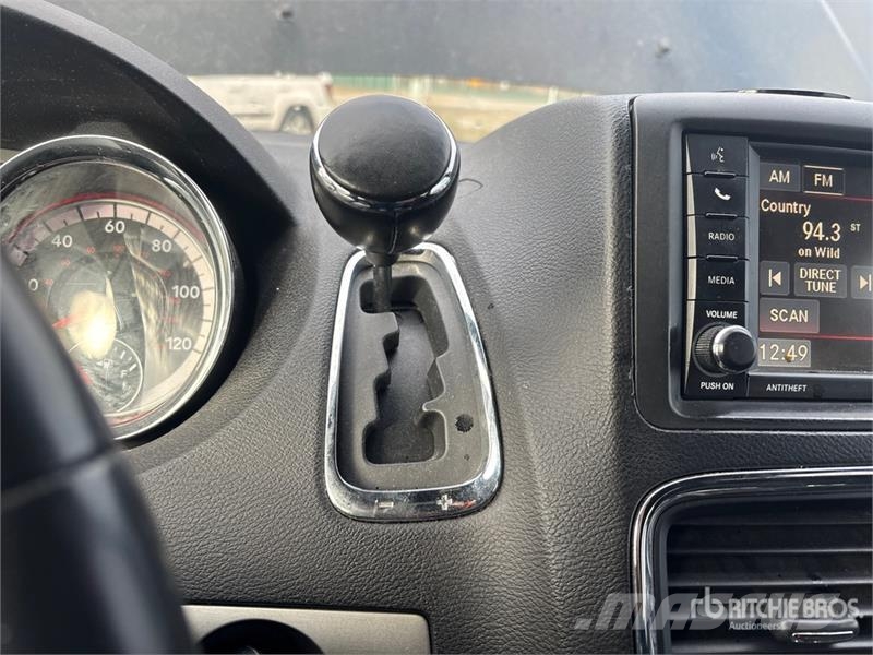 Dodge Grand Caravan Minivan Avtomobili