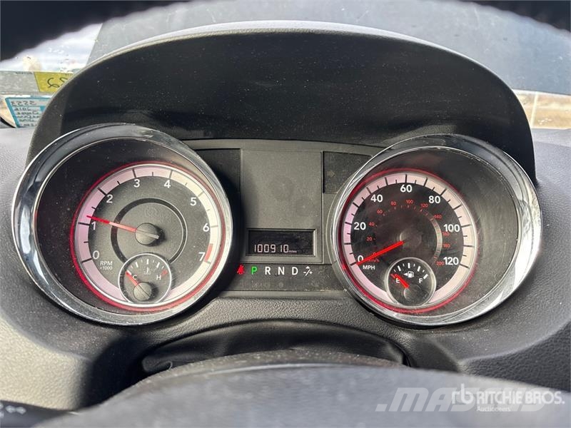 Dodge Grand Caravan Minivan Avtomobili