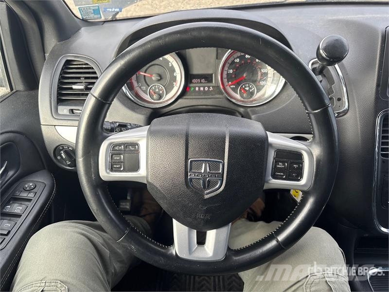 Dodge Grand Caravan Minivan Avtomobili