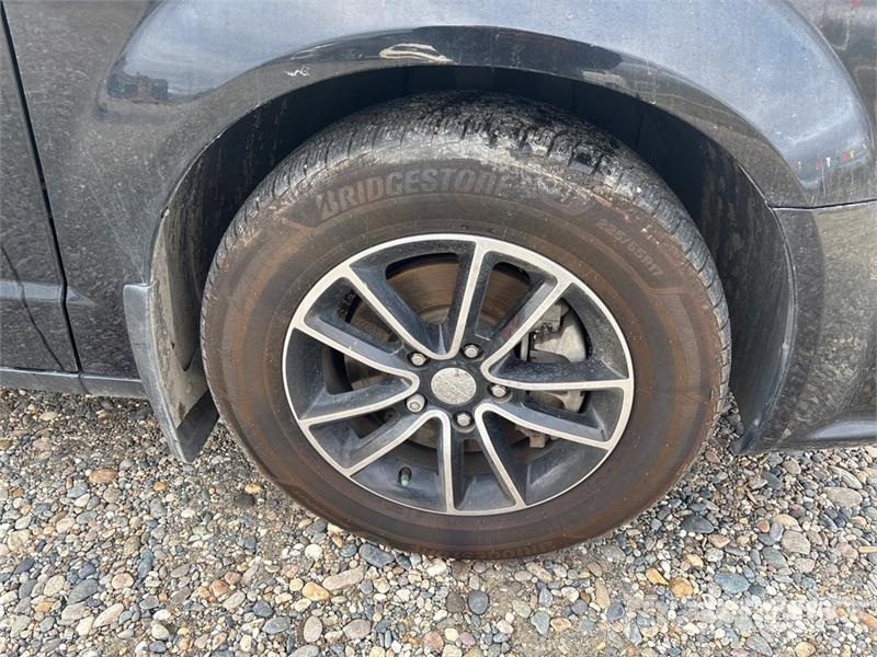 Dodge Grand Caravan Minivan Avtomobili