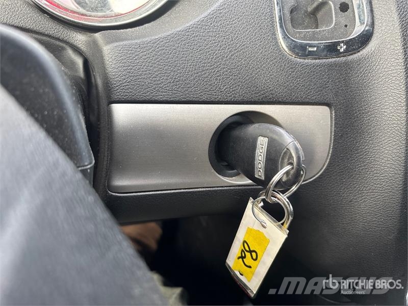 Dodge Grand Caravan Minivan Avtomobili