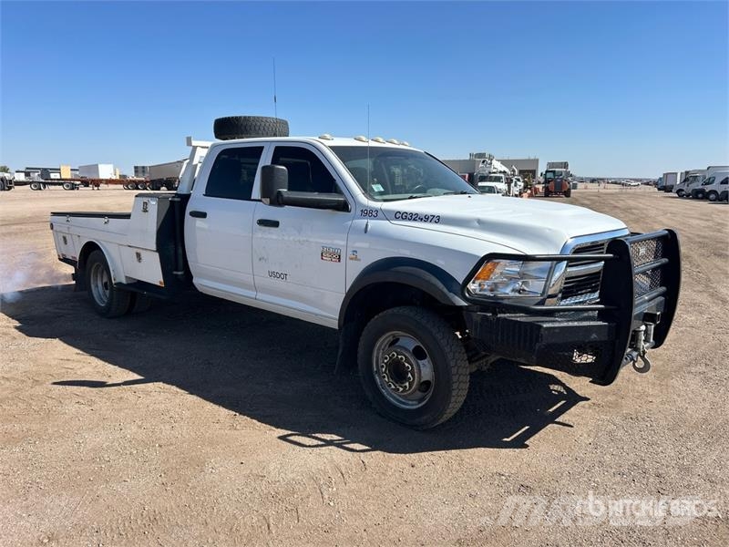 Dodge Ram 5500 Pritschenwagen/Pritschenwagen mit Seitenklappe