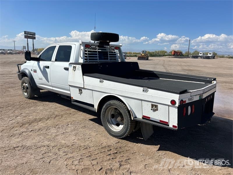 Dodge Ram 5500 Pritschenwagen/Pritschenwagen mit Seitenklappe