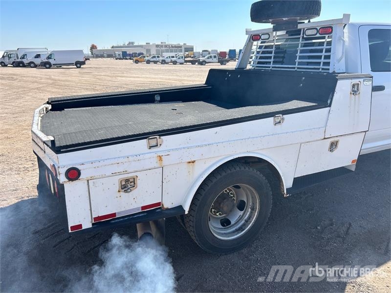 Dodge Ram 5500 Pritschenwagen/Pritschenwagen mit Seitenklappe