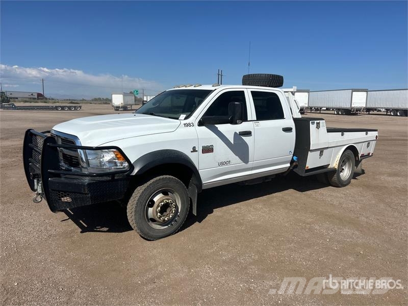 Dodge Ram 5500 Pritschenwagen/Pritschenwagen mit Seitenklappe